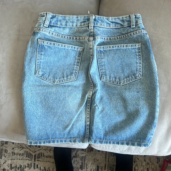 American apparel Jean, mini skirt light wash size small - Picture 2 of 2
